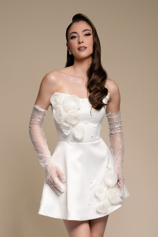 Мини официална рокля, идеална за втора рокля след булчинската рокля.