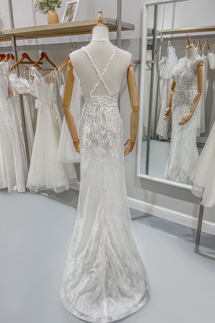 Официална рокля с презрамки, идален избор за булчинска рокля.