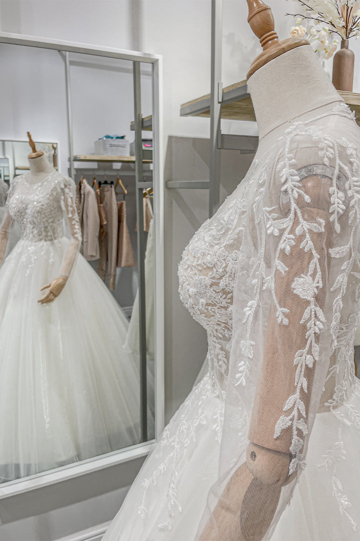 Грандиозна официална рокля, идеалният избор за приказна булчинска рокля.