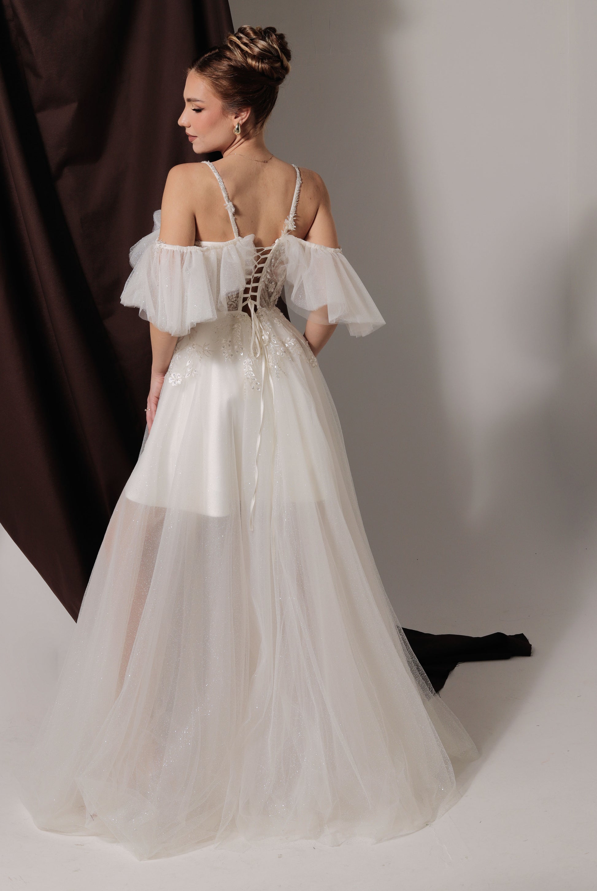 Фейска булчинска рокля, идеална за официална рокля за повод.