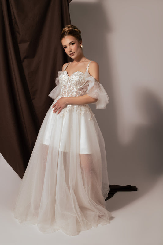 Феерична официална рокля, подходяща за булчинска рокля.