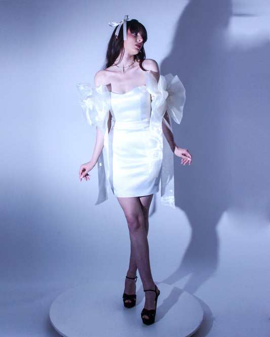 Lucinda Официална Пола