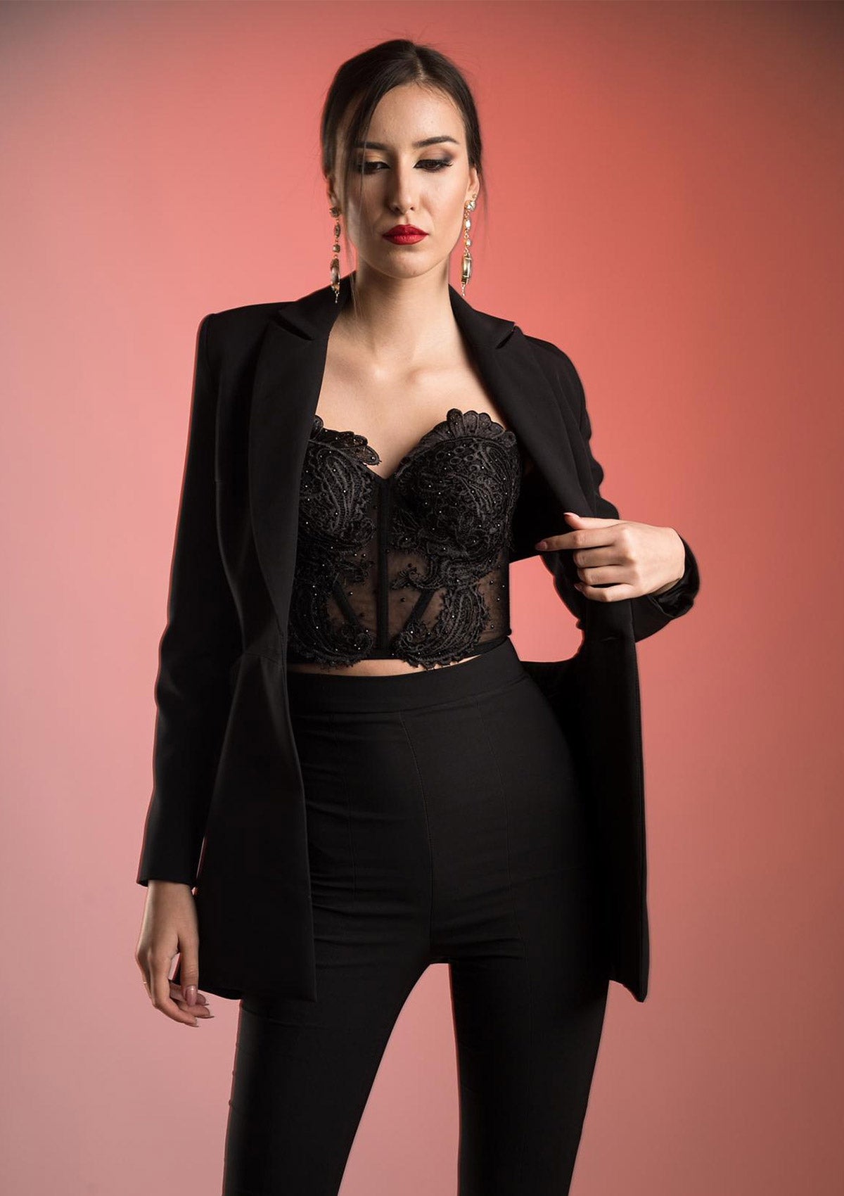 Cosmos Astrosanguineus Официално Сако