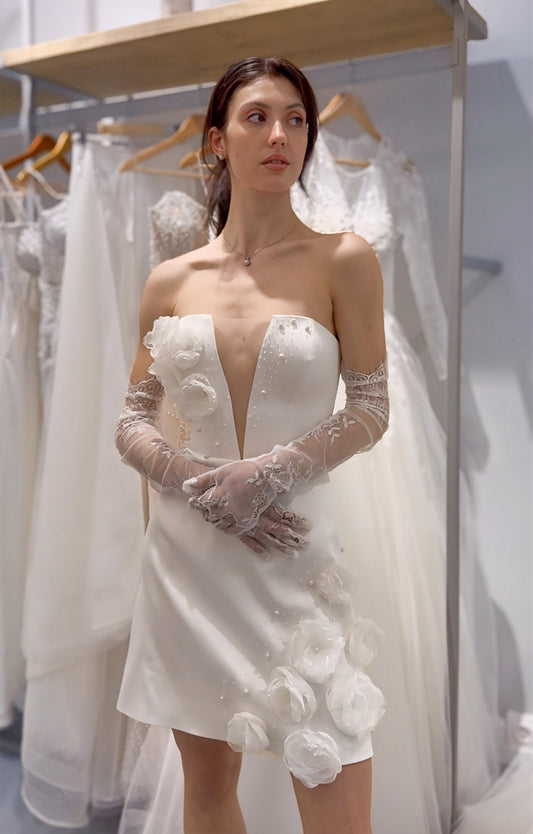 Къса официална рокля. Идеален избор като втора булчинска рокля.