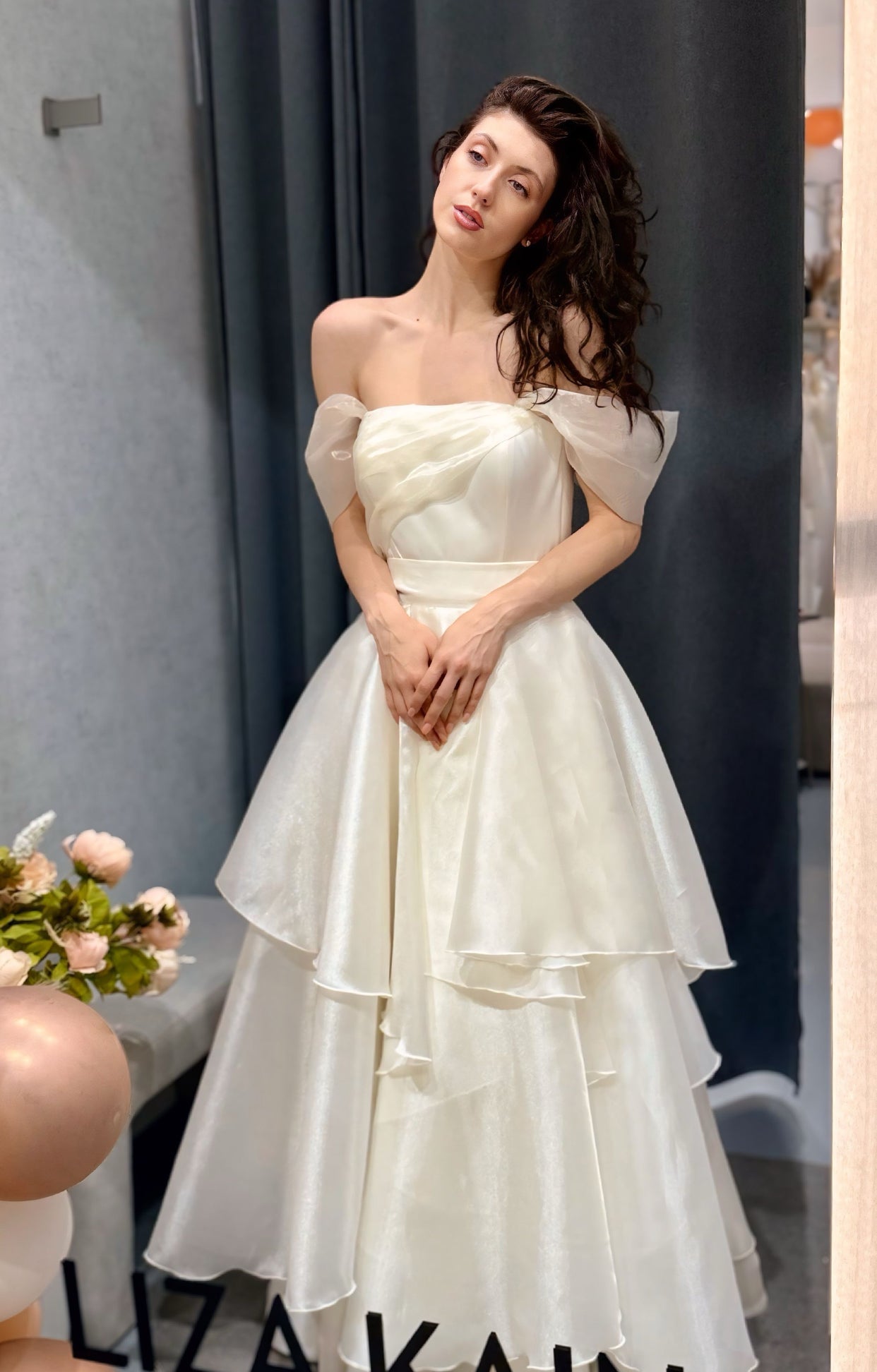 Официална рокля от органза. Приказен избор за булчинска рокля.