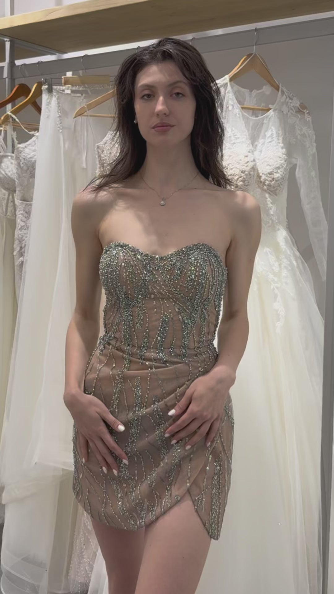 Абитуриентска рокля Krystal Mini - къса официална рокля с безброй камъни.