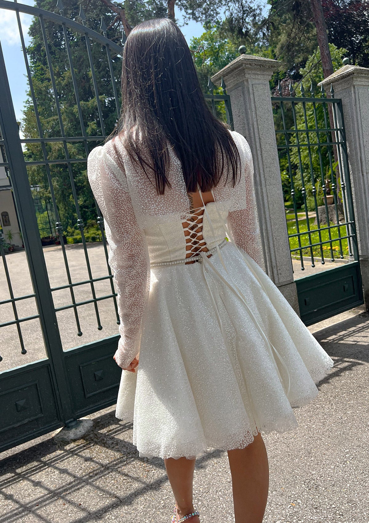 ELEGANT MINI БУЛЧИНСКА РОКЛЯ къса с тюл и перлен колан