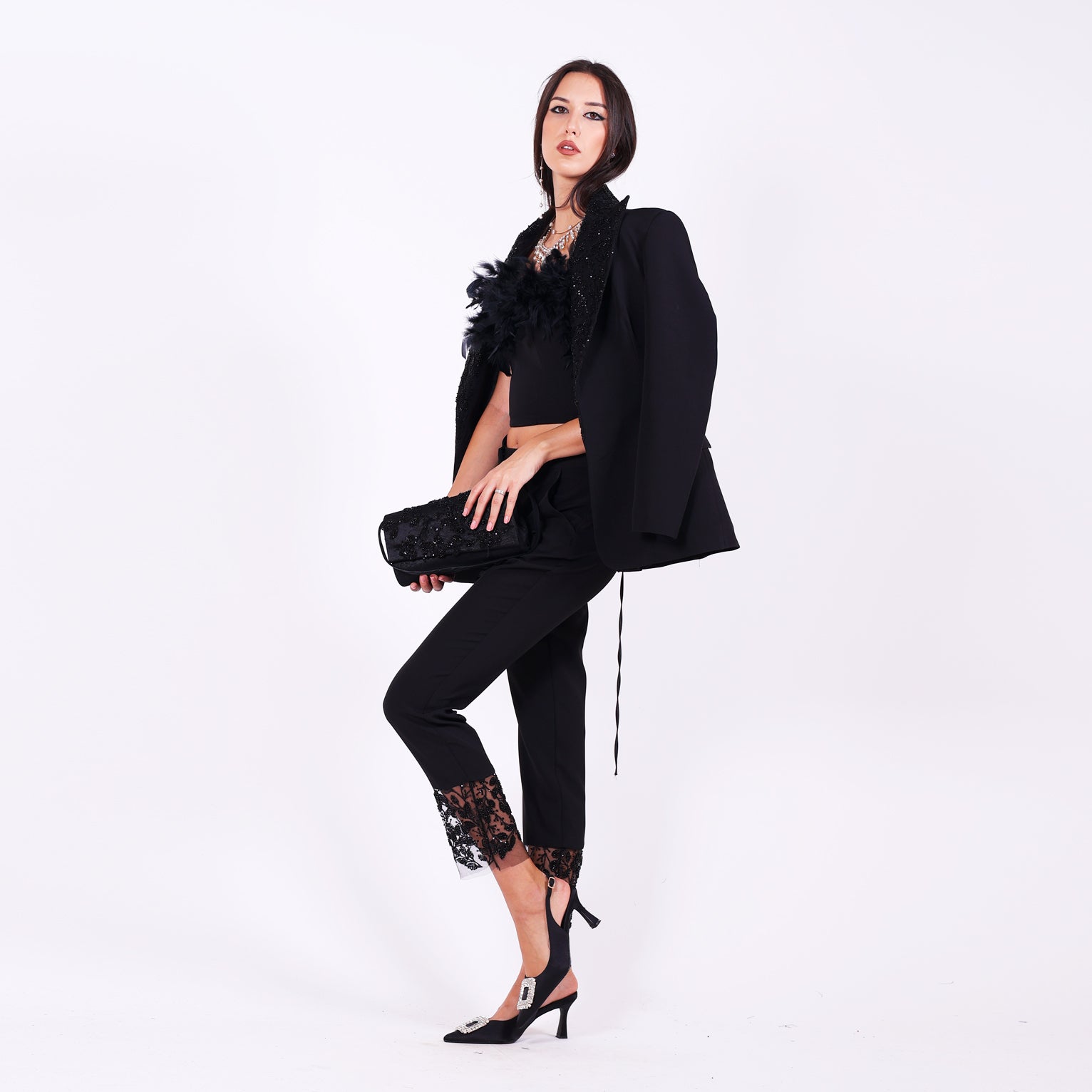 Официален панталон Bellis LIZA KAIN София. Черен прав панталон с тюлен завършек, апликиран с черна флорална дантела от мъниста и камъни. 