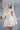 Близък кадър на корсетната конструкция на сватбената рокля Daisy Belle Epoque от LIZA KAIN bridal. Дизайнът деликатно оформя талията и прелива в красив съвременен силует с ретро вдъхновение.