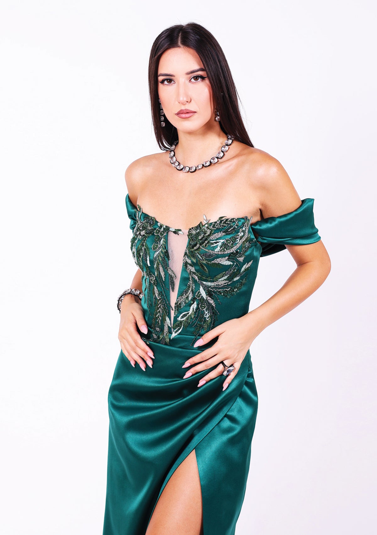 model dress kain satin Daisy Satin Dress