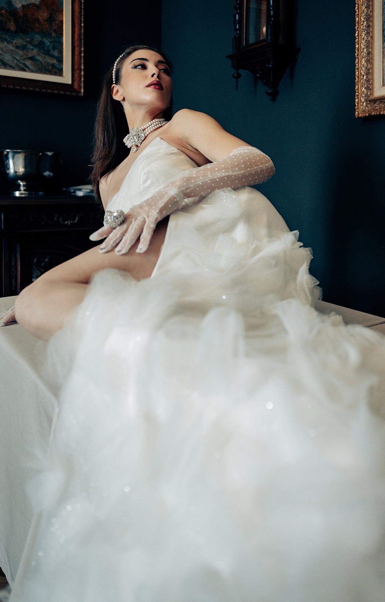 Дълга булчинска рокля Floressa LIZA KAIN София. Апликации от цветя.